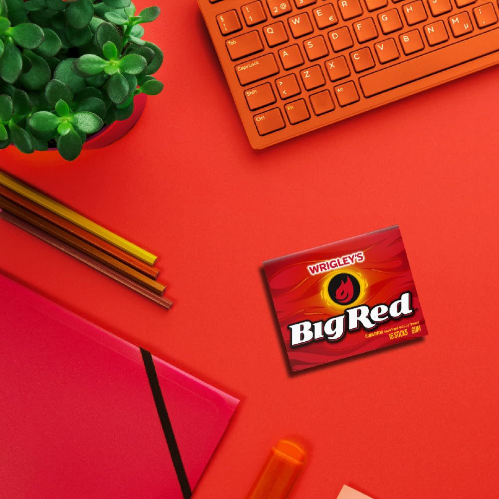 BIG RED detalle de textura del chicle que sugiere elasticidad y sabor duradero