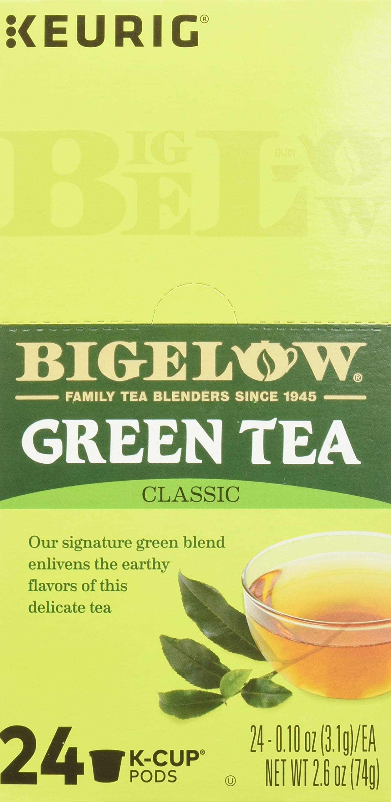 Comparación de tamaño de una K-Cup Bigelow junto a una taza para referencia práctica