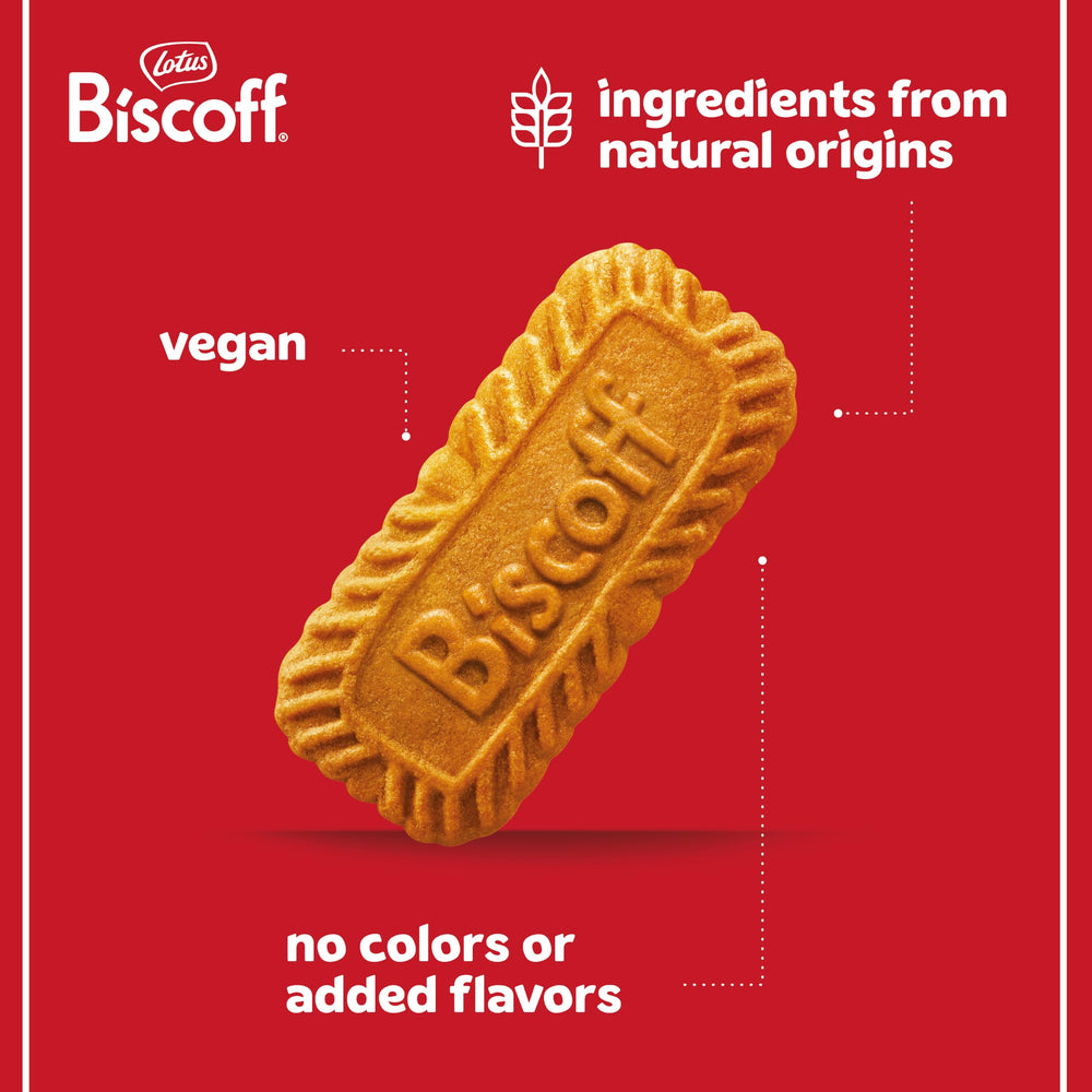 Biscoff galleta apoyada en taza de café, acompaña bebidas perfectamente