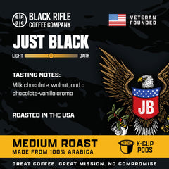 Black Rifle Coffee cápsula K-Cup en primer plano, sello de frescura visible