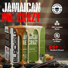 Blackout Coffee taza servida con crema y aroma visible para disfrute