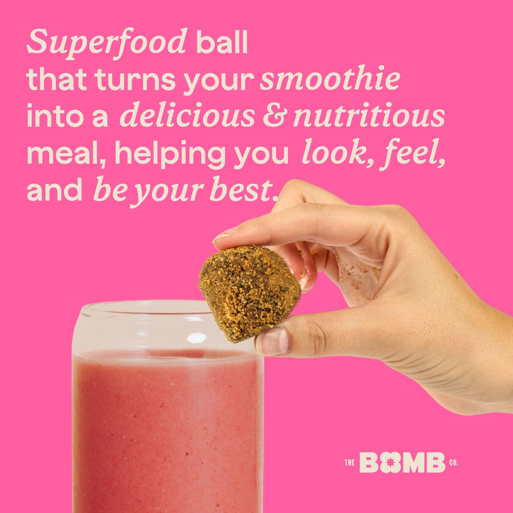 Blender Bombs ingredientes dispuestos: semillas, miel, vainilla y aloe vera visibles