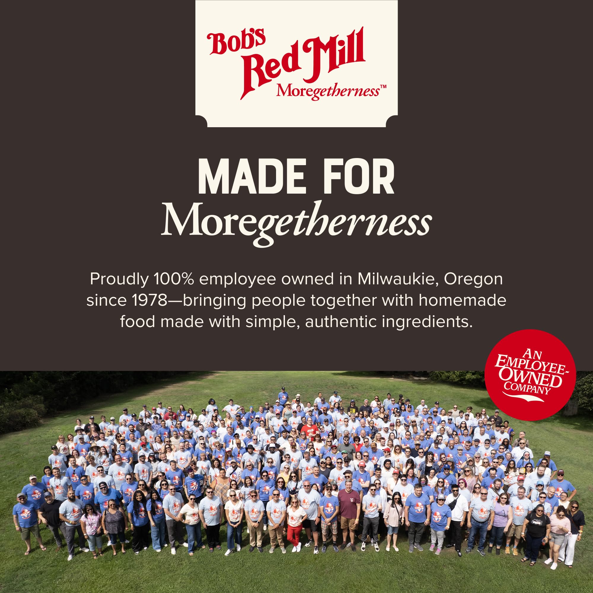 Comparación de tamaño del paquete Bob's Red Mill sostenido en mano, práctico