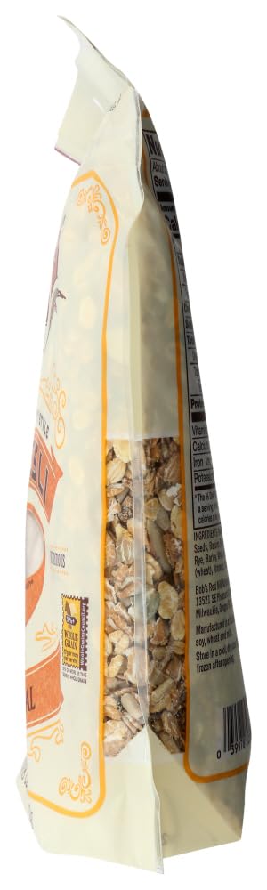 Bob's Red Mill muesli servido en tazón con yogur para un desayuno nutritivo