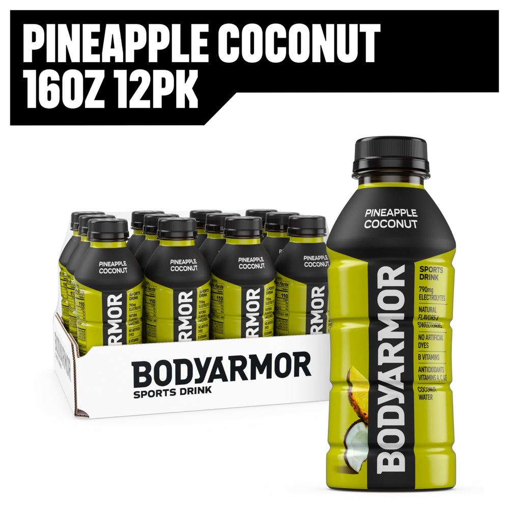 Ingredientes naturales y agua de coco ilustrados con botella BODYARMOR cercana