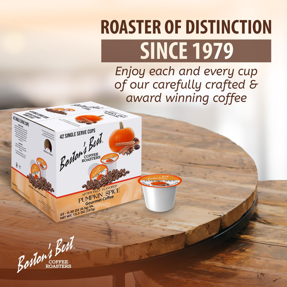 Boston's Best escena de desayuno con café Pumpkin Spice para momentos acogedores