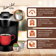 Bostons Best café servido en taza con vapor resaltando aroma a coco