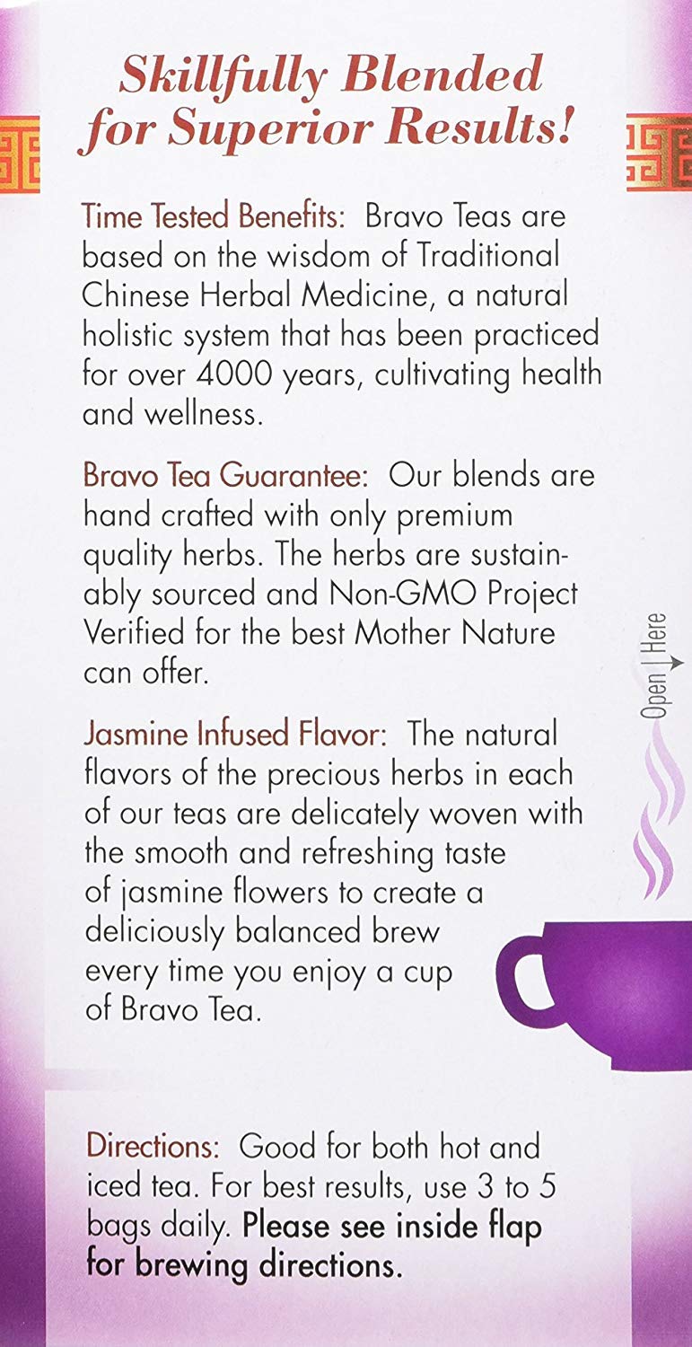 Bravo Tea taza servida en mano mostrando color de infusión y consumo relajado