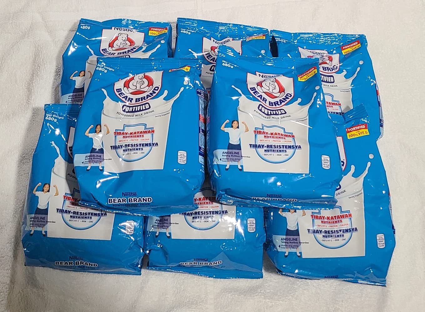 BUTO Bear Brand en encuadre de cocina familiar mostrando su versatilidad