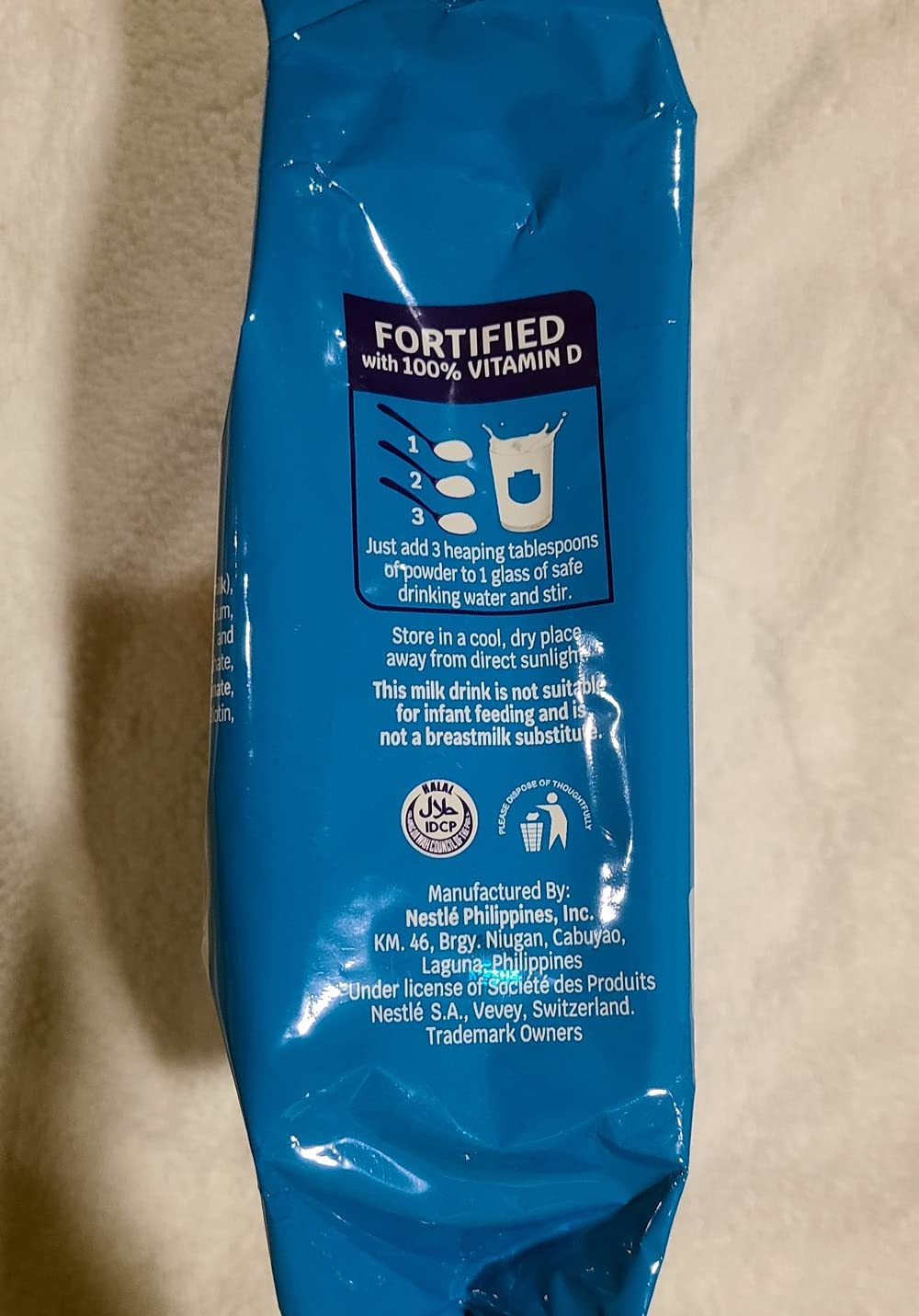 BUTO Bear Brand tarro abierto con polvo listo para preparar bebidas
