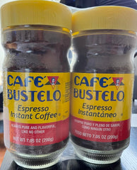 Cafe Bustelo taza servida con espuma, listo para beber y disfrutar