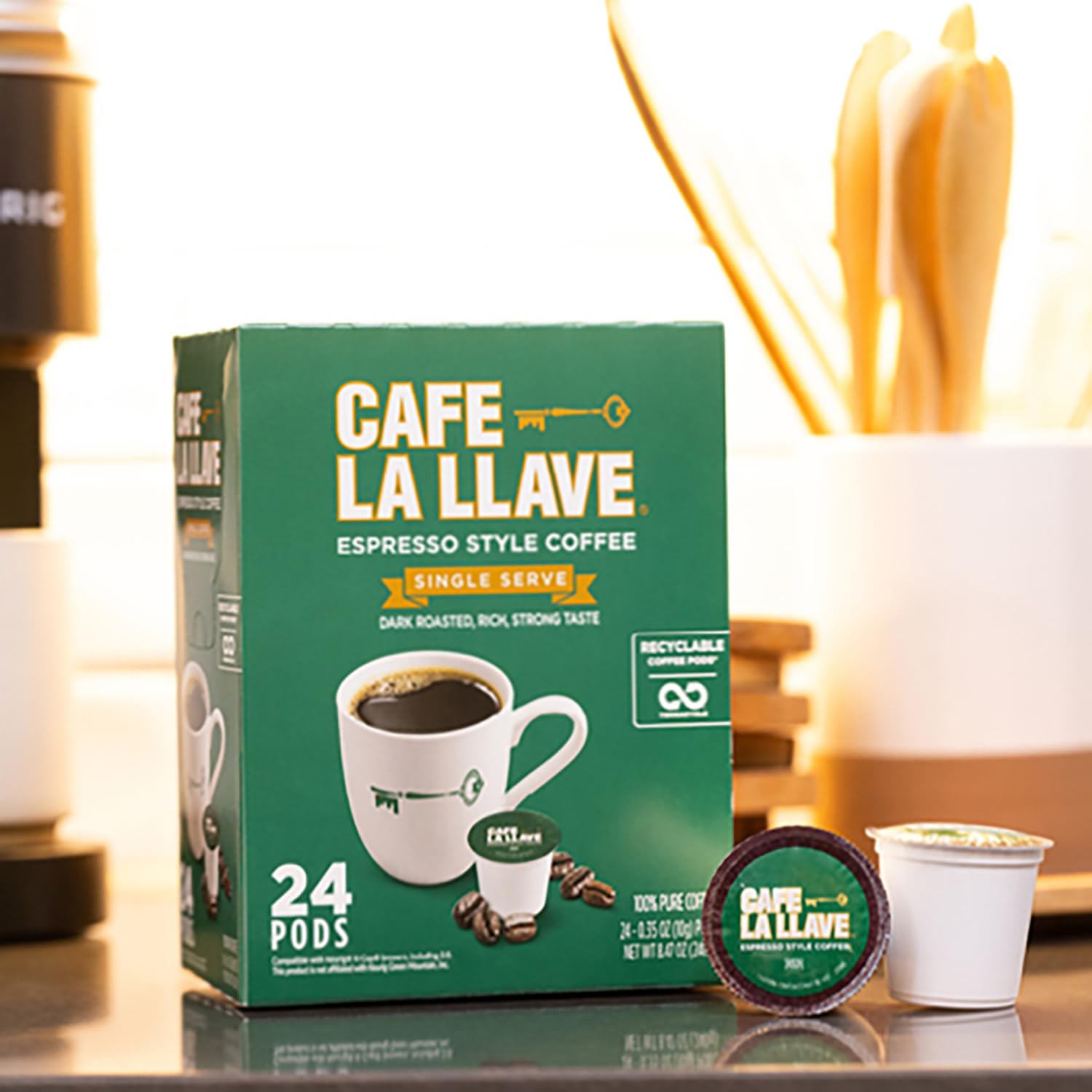 Cafe La Llave caja abierta con filas de cápsulas organizadas