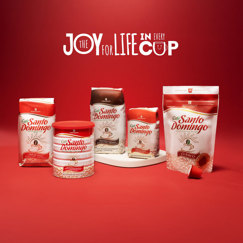 Café Santo Domingo INDUBAN en mesa de desayuno familiar transmitiendo calidez cotidiana