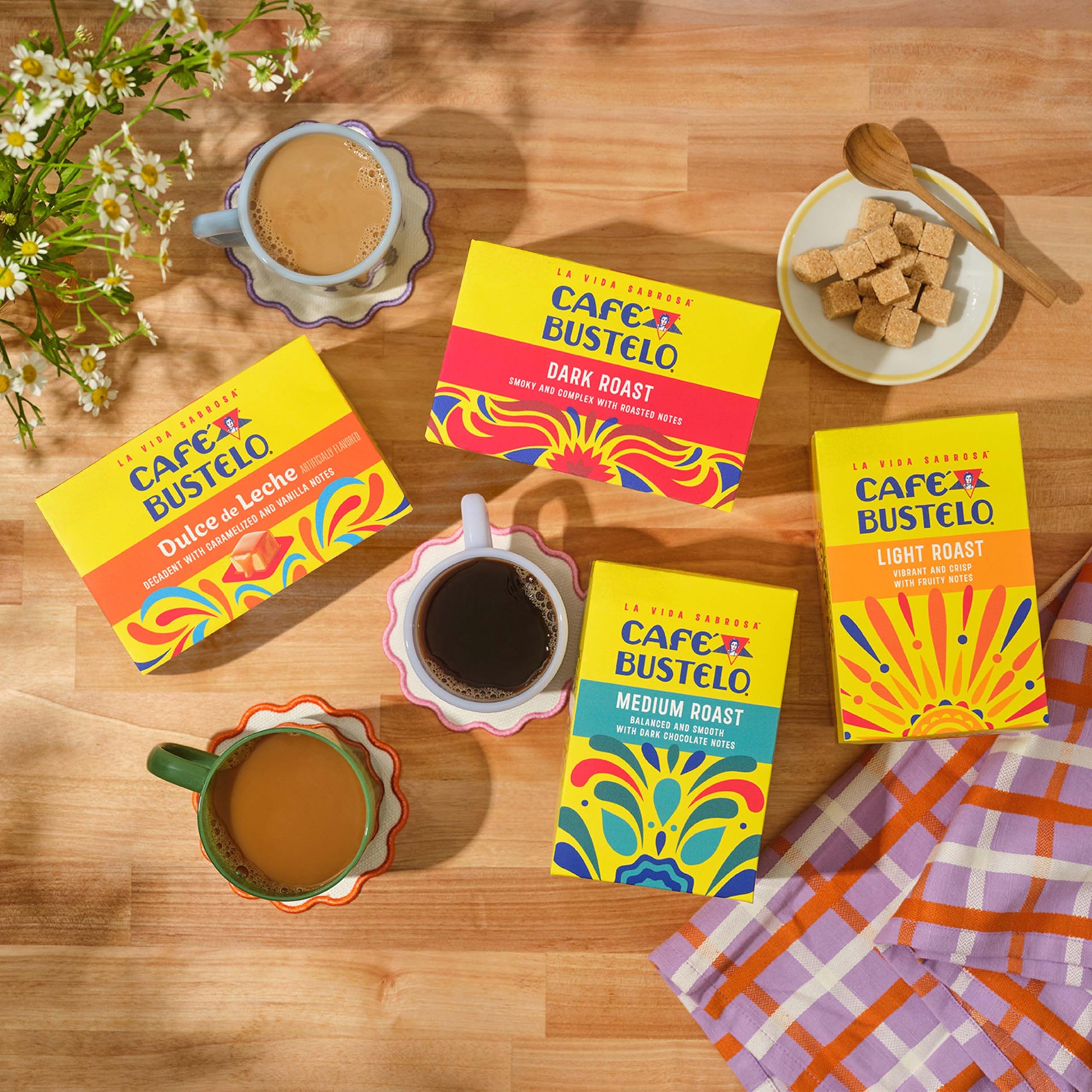 Café Bustelo bebida fría sobre hielo ideal para recetas refrescantes
