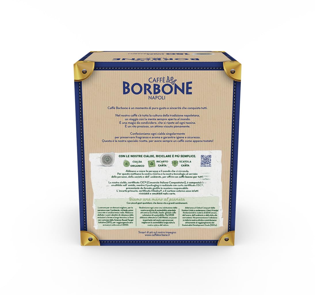 Caffè Borbone pod en mano para comparar tamaño, práctico y fácil de usar