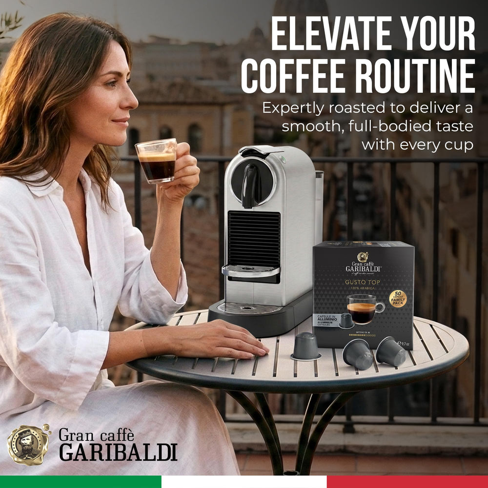 Caffè Garibaldi cápsulas en mano mostrando escala y cantidad, beneficio conveniencia