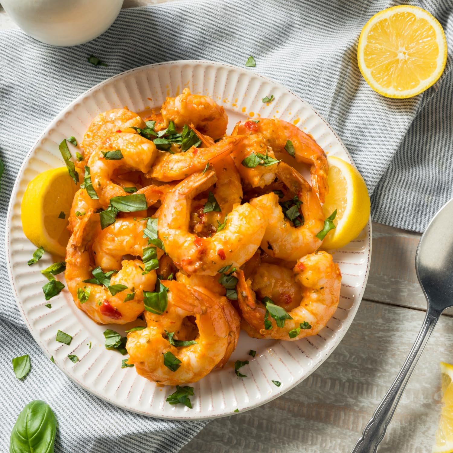 Cajun Power textura cremosa de salsa de ajo que sugiere sabor intenso