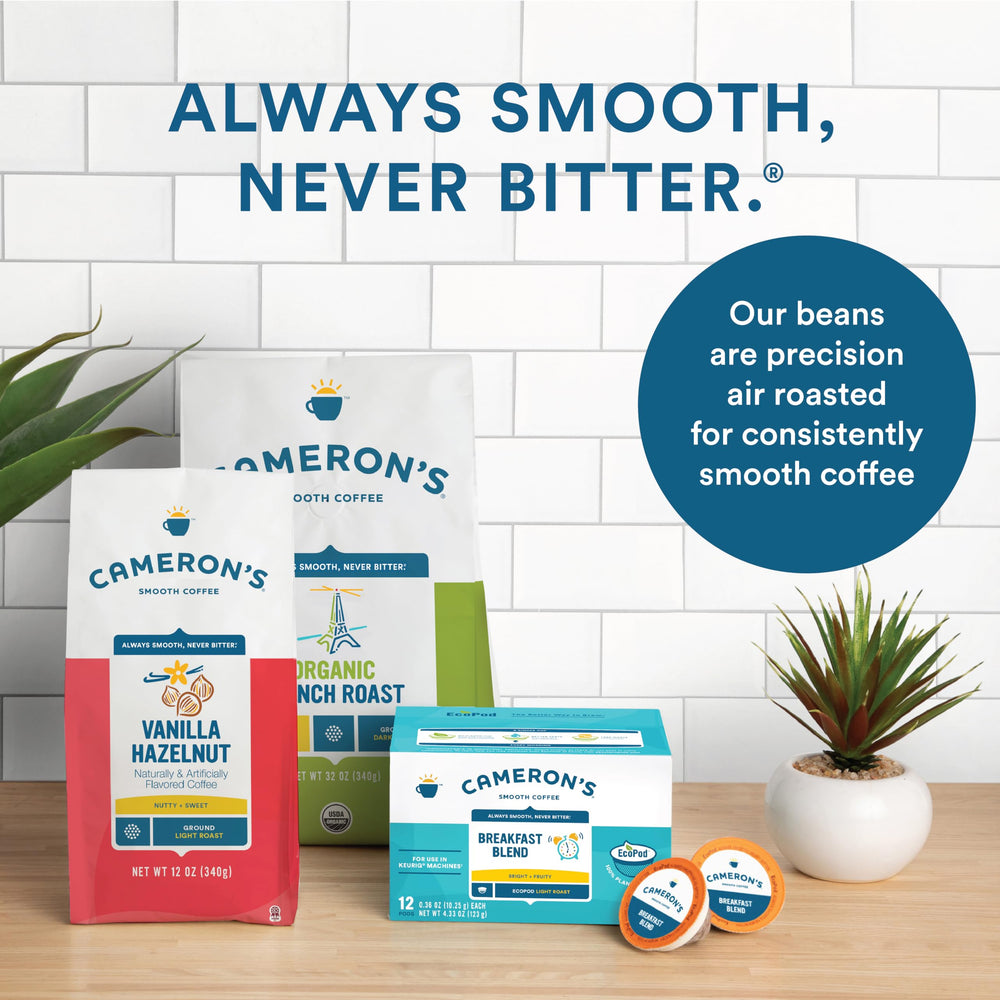 Cameron's Coffee en una mesa de desayuno, combina bien con comidas matutinas