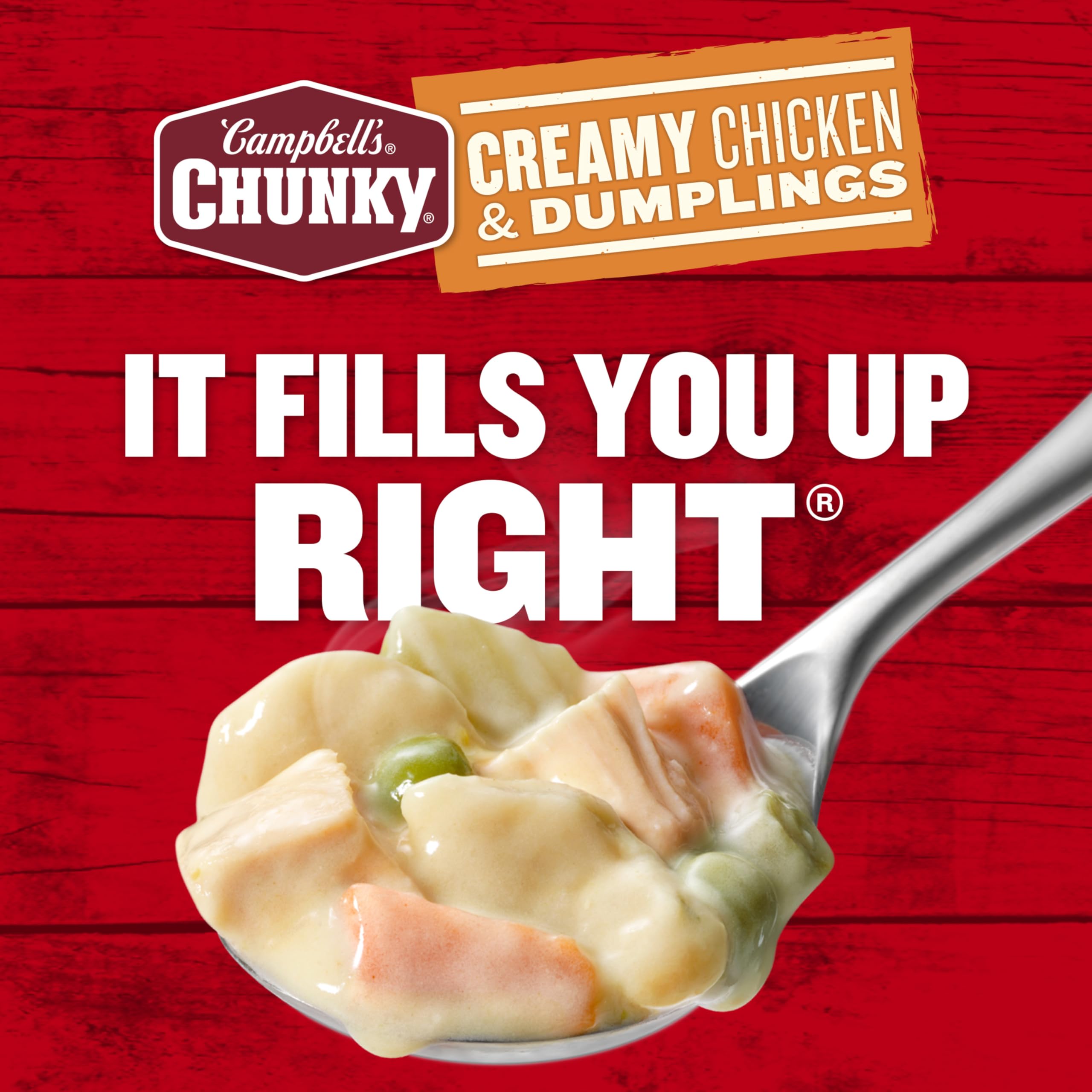 Campbell’s Chunky calentando sobre fuego de campamento para conveniencia