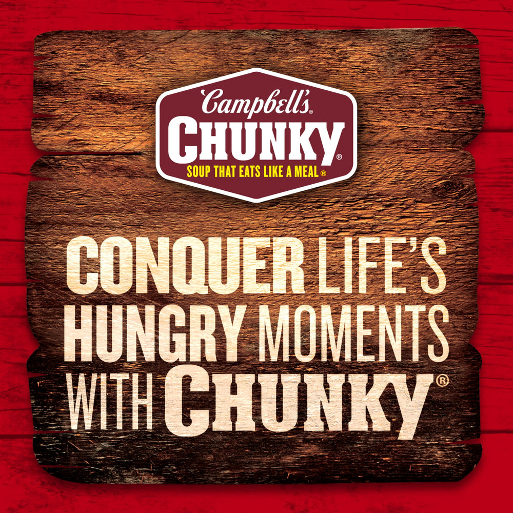 Campbell's Chunky comparación con mano muestra tamaño de la lata