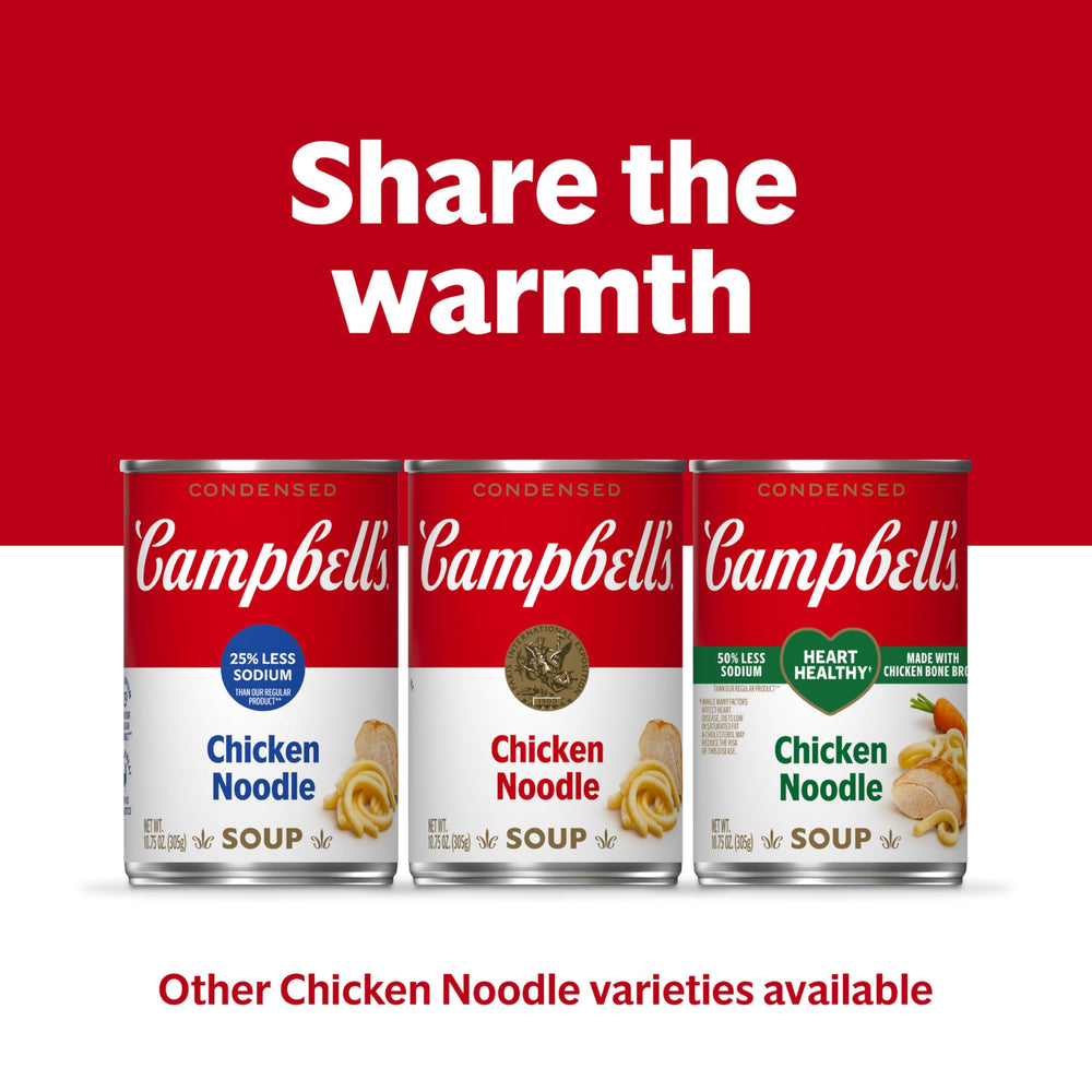Campbell's tazón servido en mesa con hierbas y pan mostrando personalización