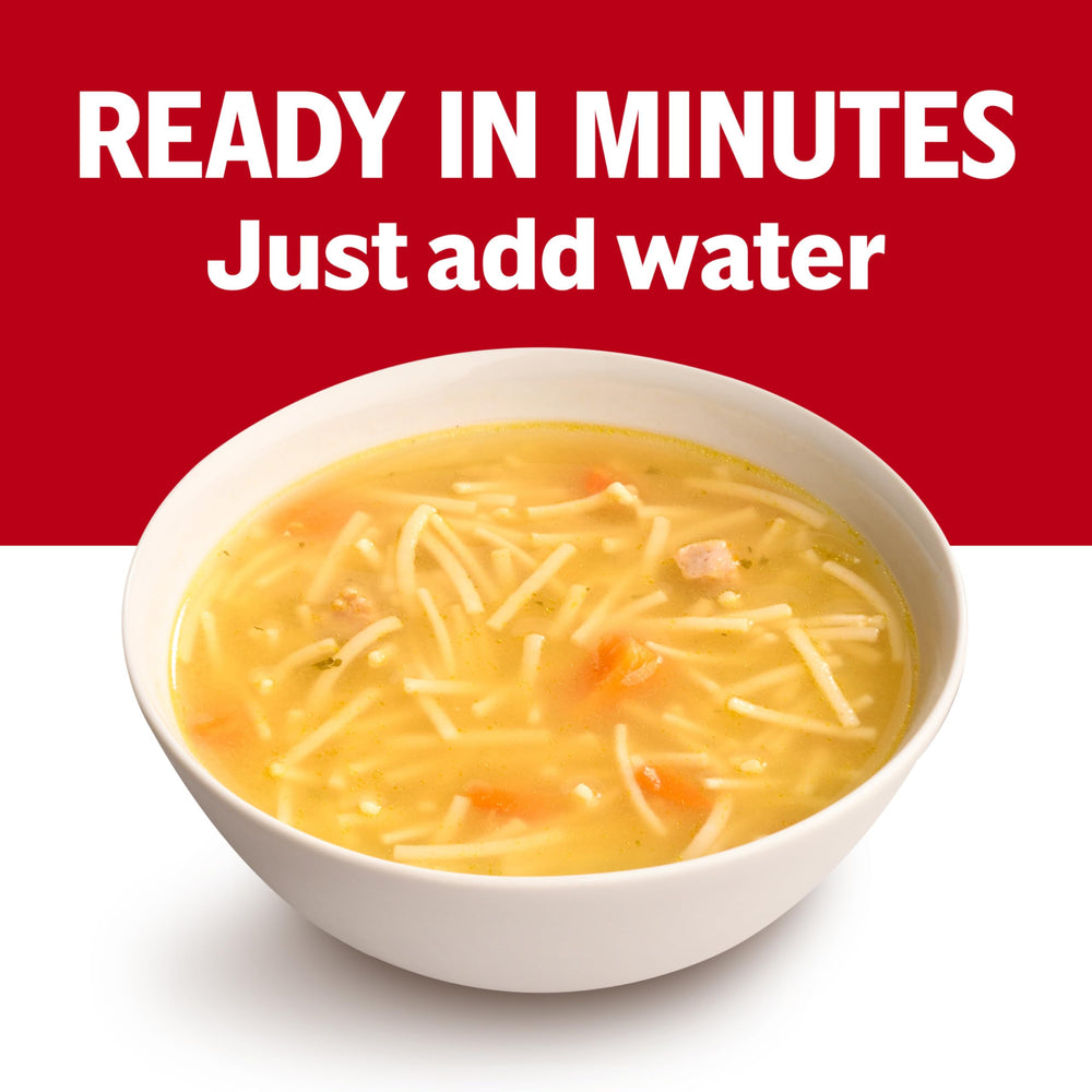 Campbell’s sopa servida en cuenco junto a crackers para un acompañamiento crujiente y equilibrado