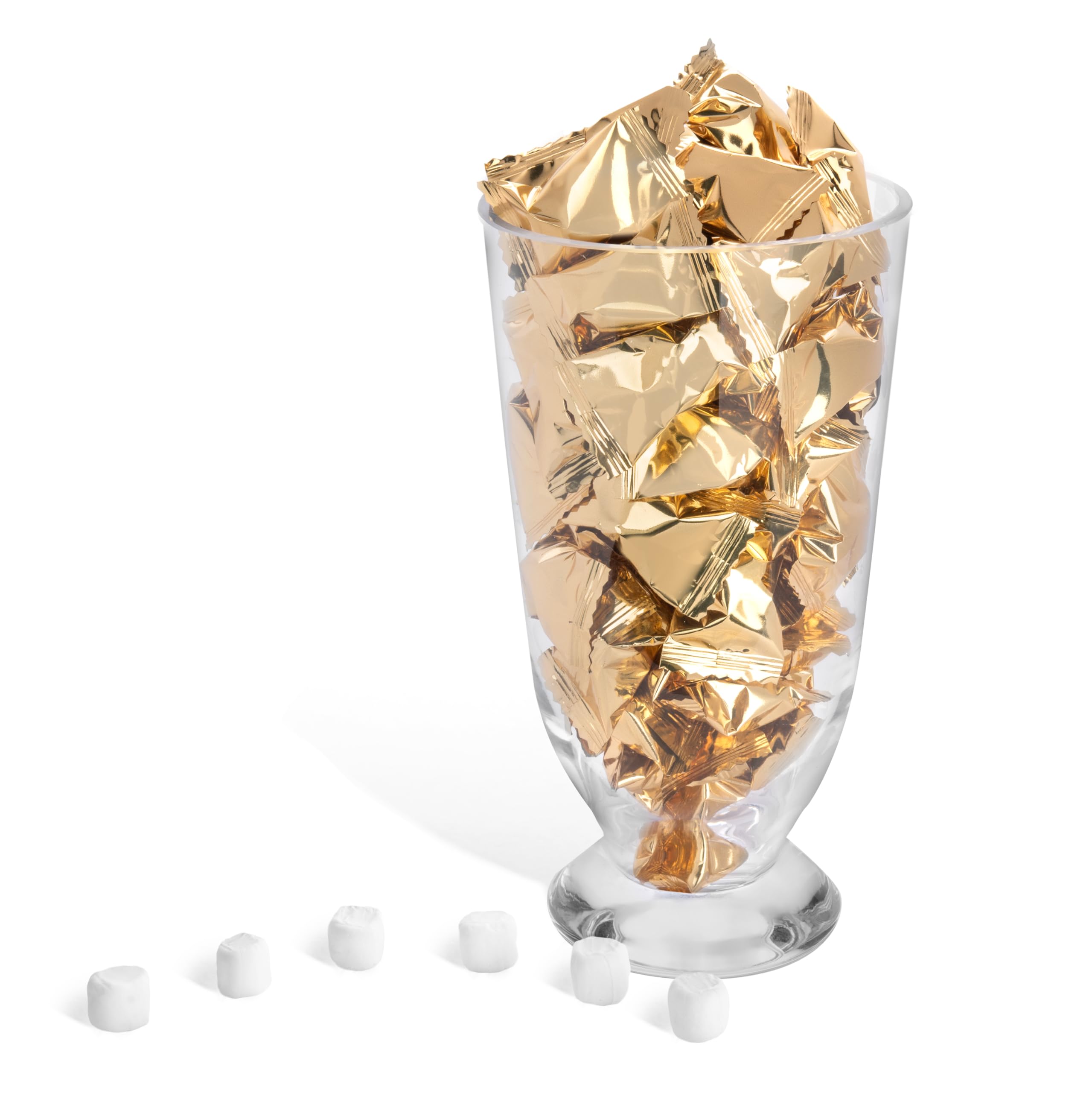 Candy Envy primer plano de un mint envuelto en foil dorado elegante