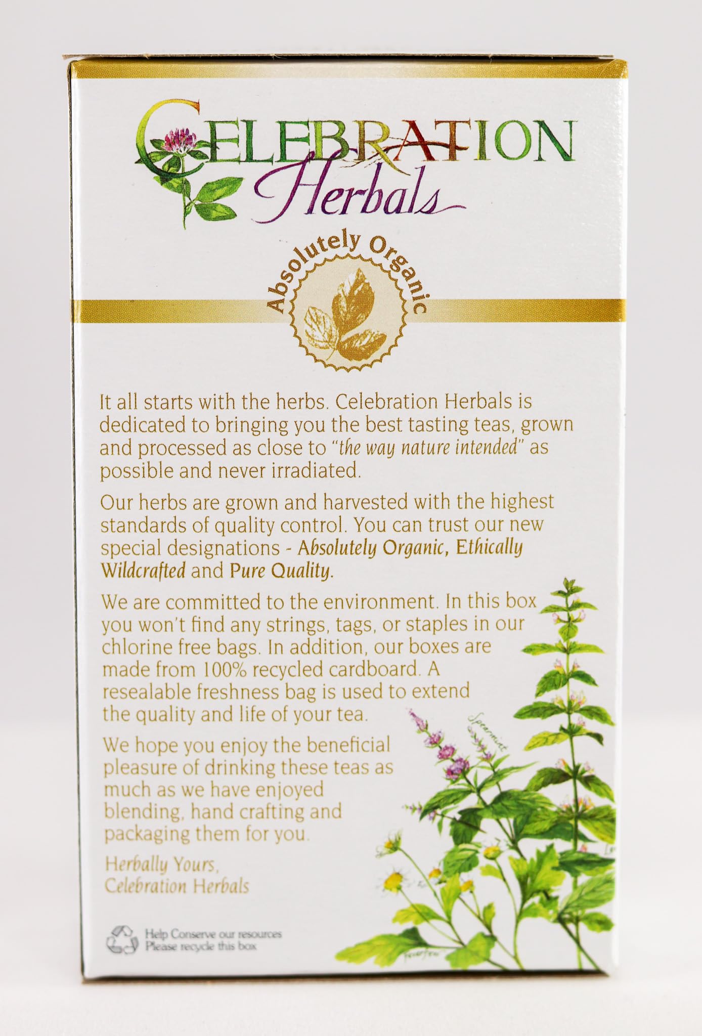 Celebration Herbals comparación de tamaño con una mano para escala práctica