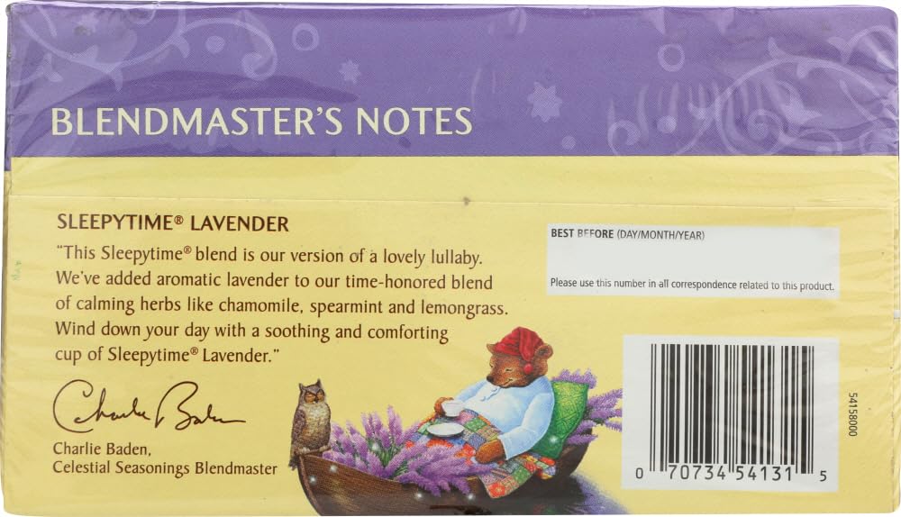 Celestial Seasonings taza con infusión en mano ilustrando consumo nocturno reconfortante