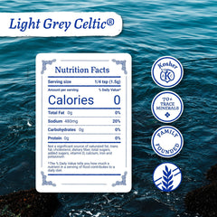 Celtic Sea Salt sal gruesa espolvoreada sobre ensalada aporta crujiente
