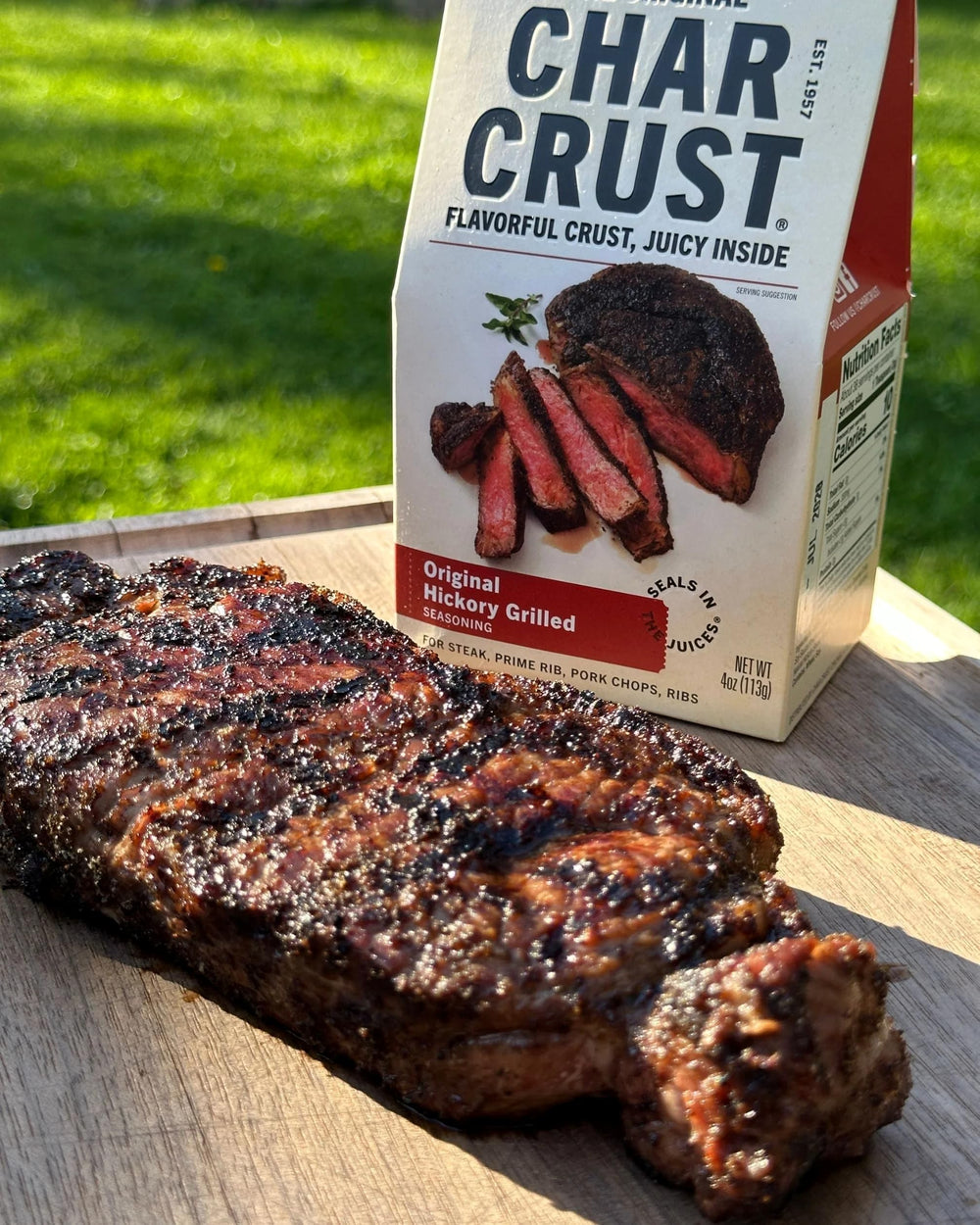 Char Crust en cena estilo steakhouse transmitiendo calidad profesional
