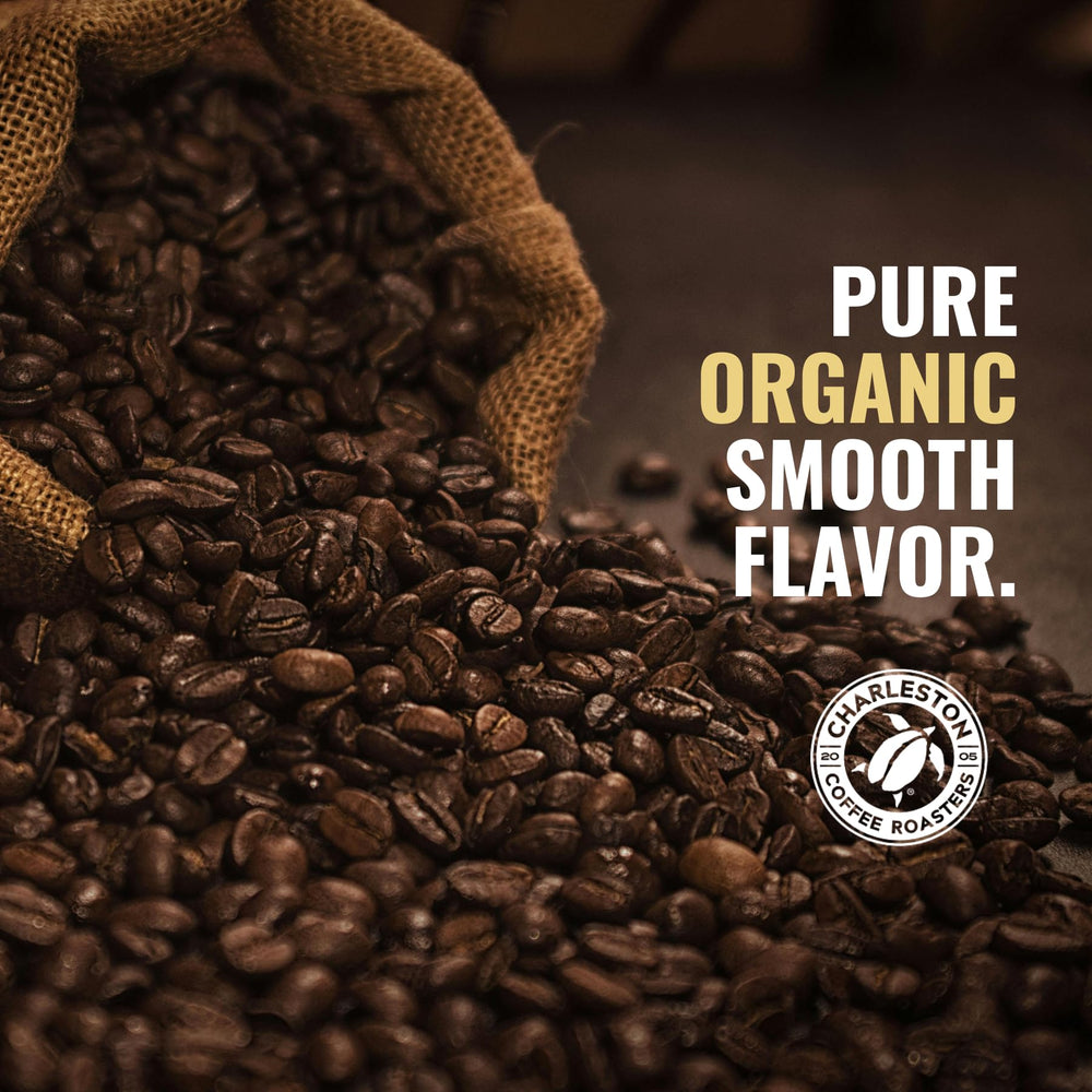 Charleston Coffee Roasters productor en finca ilustrando comercio justo