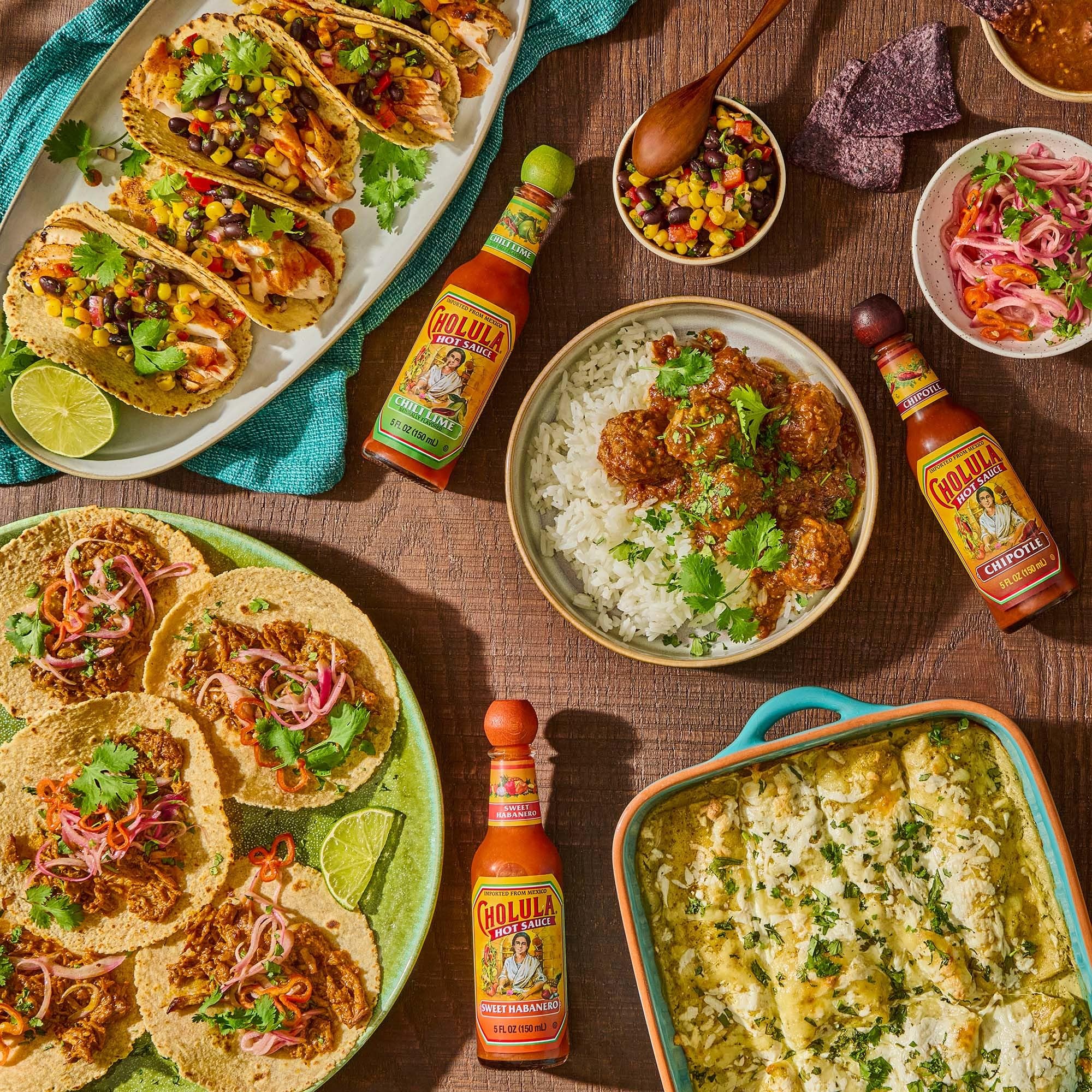 Cholula paquete de doce botellas listo para reabastecer cocina