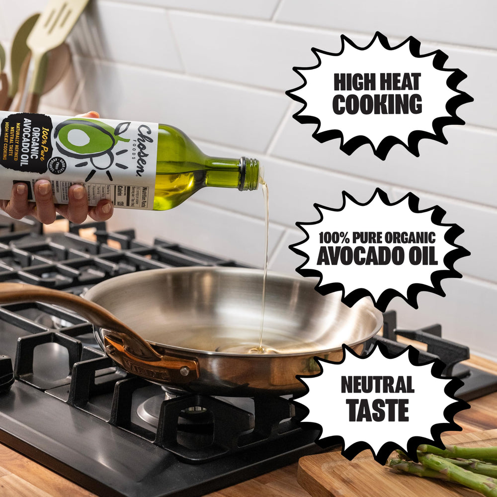 Chosen Foods botella en mano mostrando tamaño y control al verter