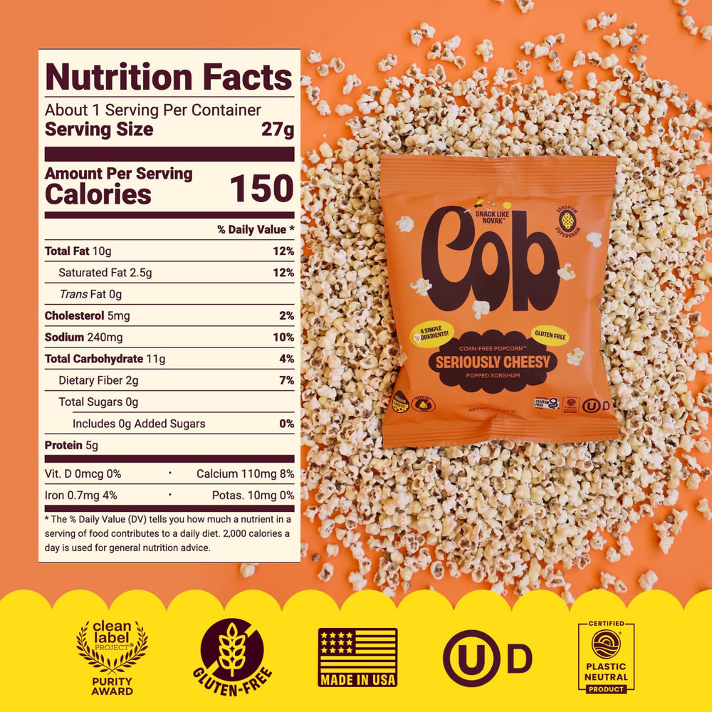 Cob primer plano de textura crujiente de sorgo y recubrimiento de queso