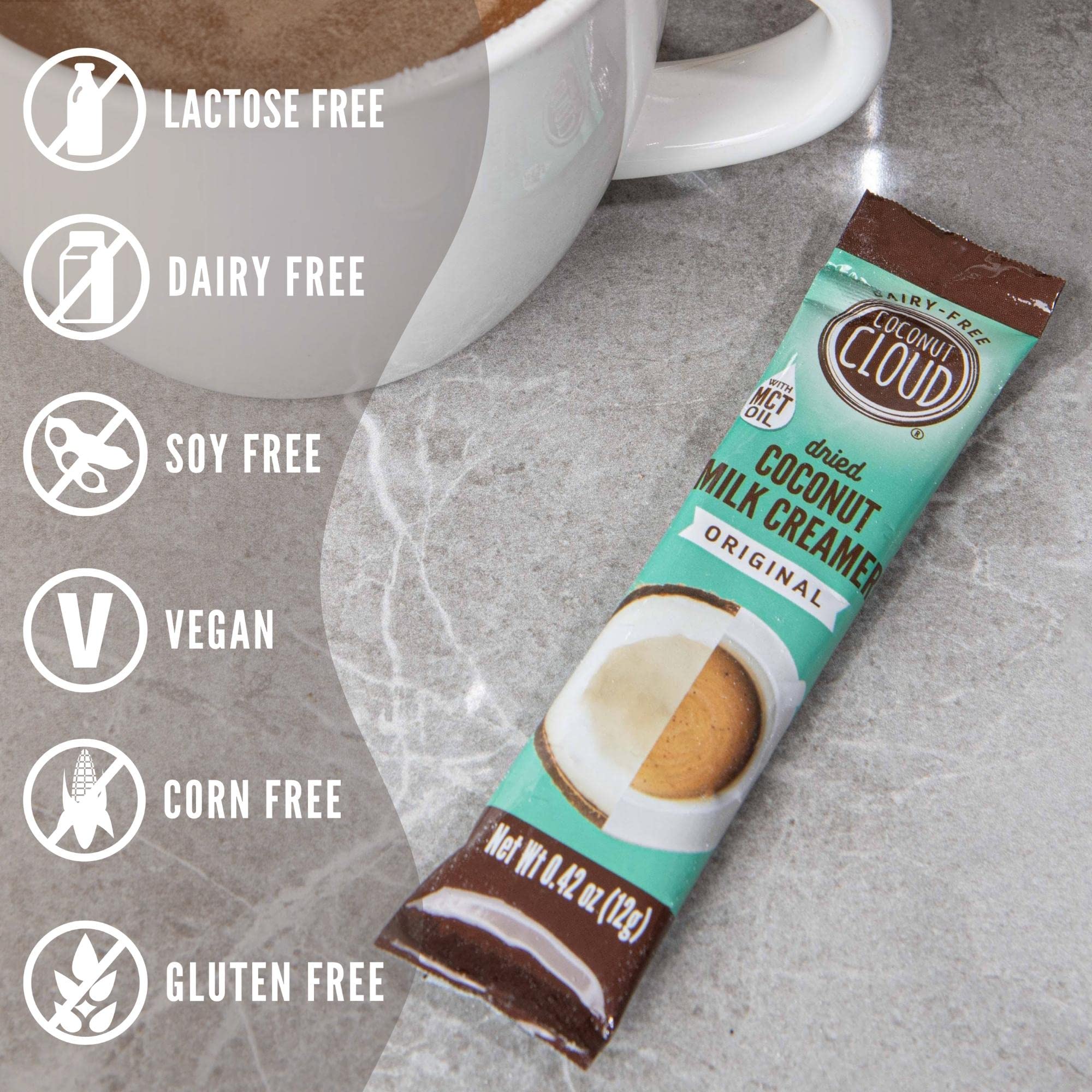 Coconut Cloud en café con remolino, aporta cremosidad natural