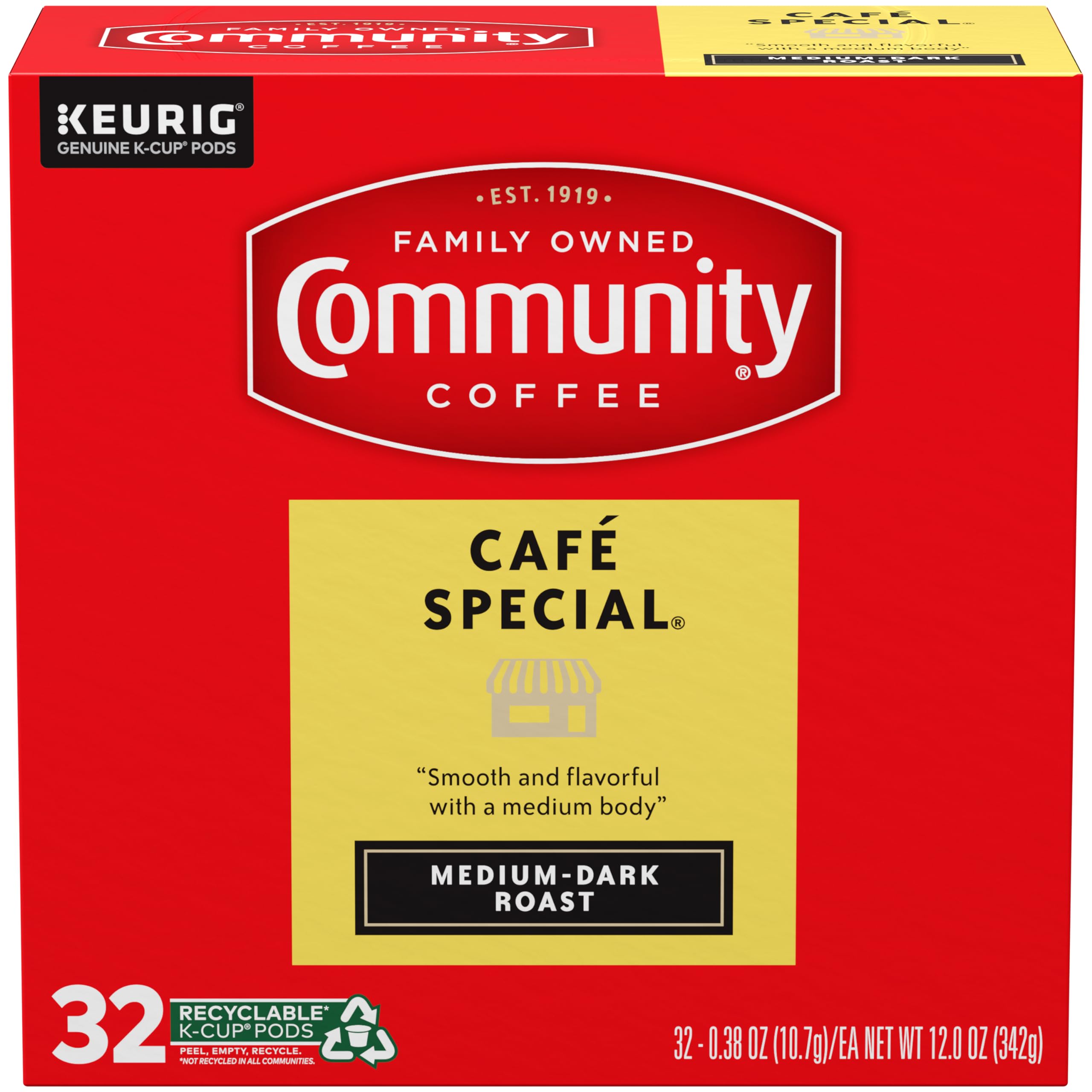Community Coffee taza de café servido en mano resaltando sabor estilo cafetería