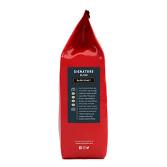 Community Coffee taza servida, aroma intenso y cuerpo chocolateado