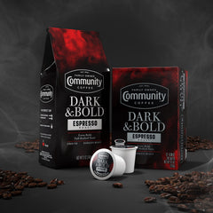 Community Coffee taza de espresso lista, sabor robusto y crema visible