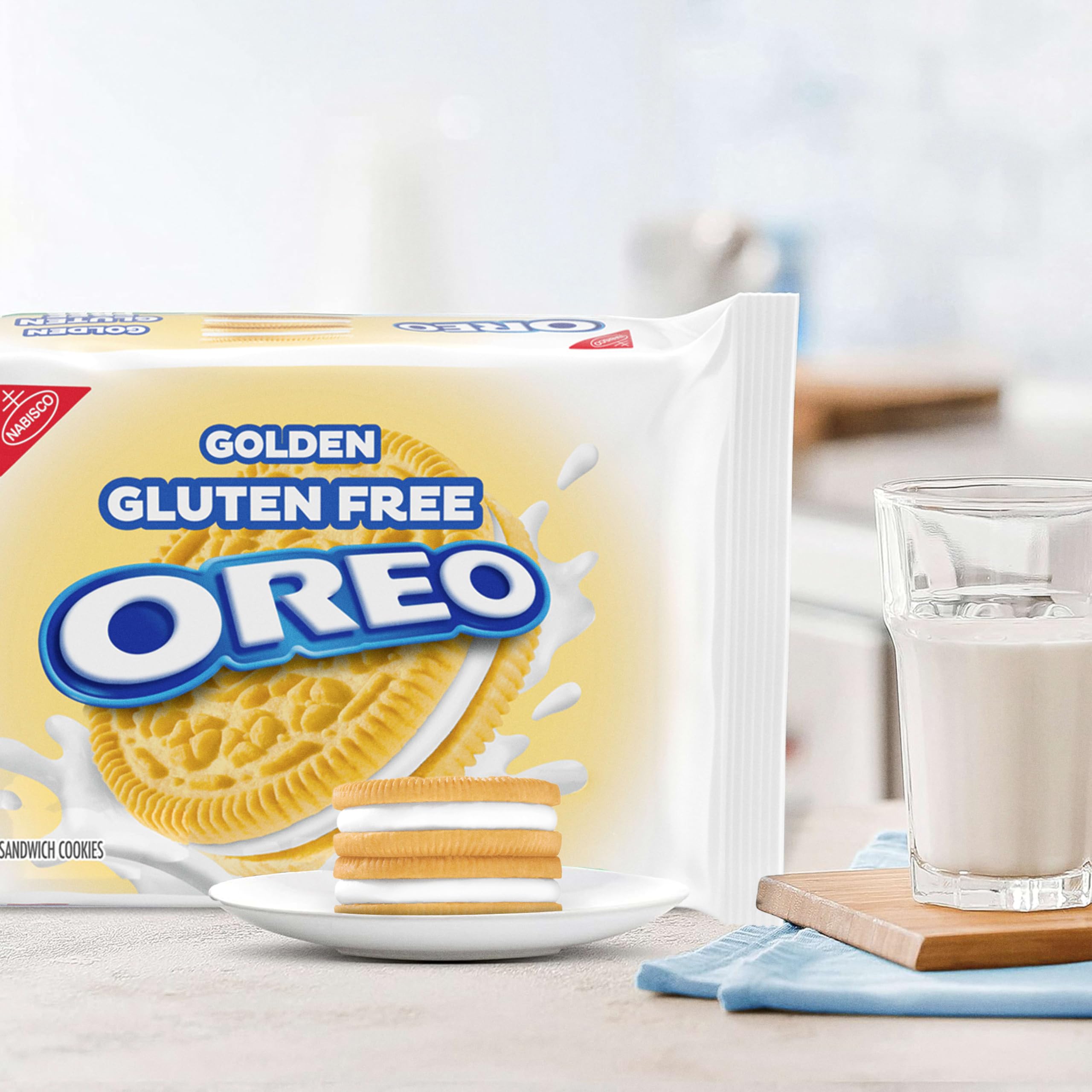 Comparación de tamaño de paquete en mano, OREO y CHIPS AHOY! fácil de llevar