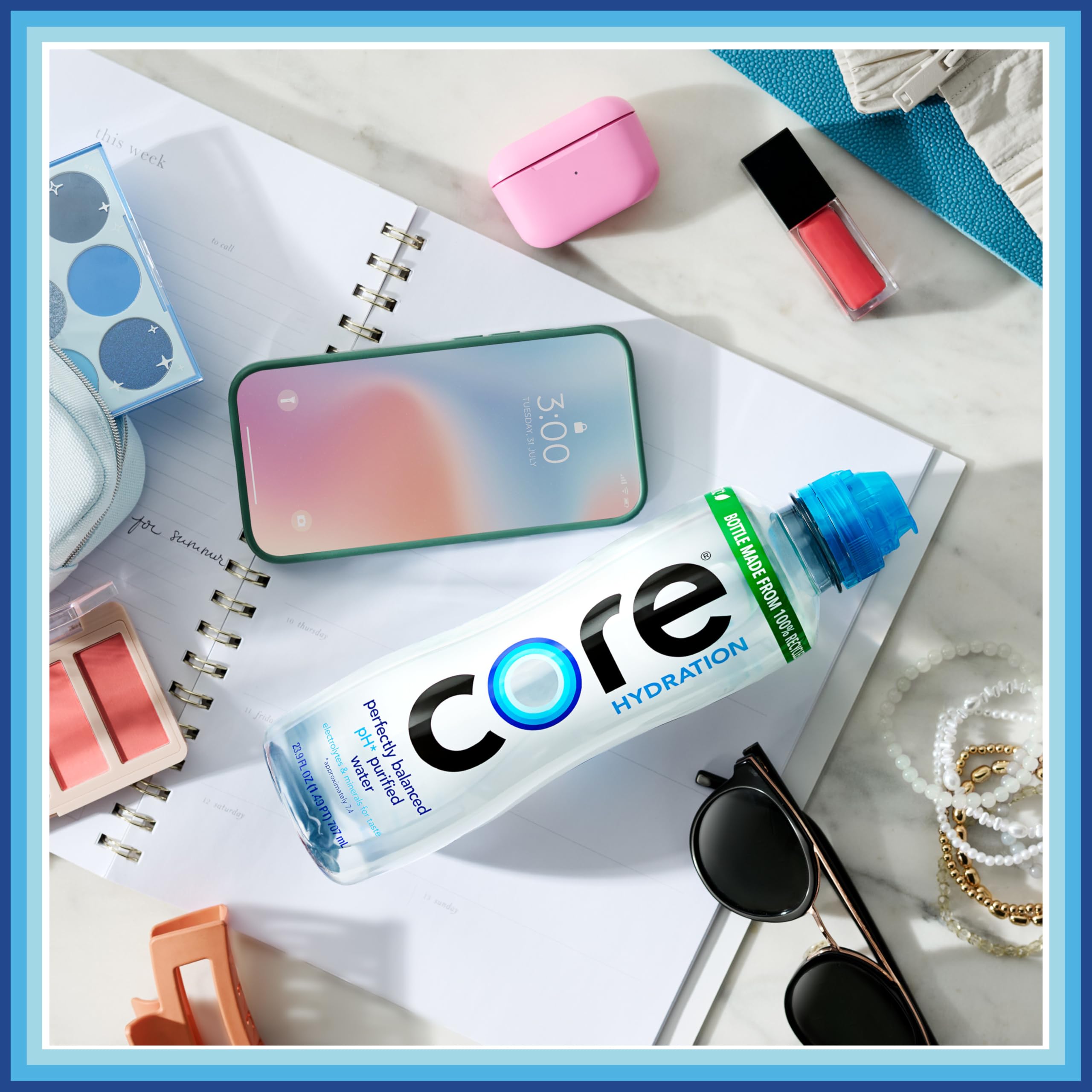 Core botella comparada con una lata para visualizar tamaño 23.9 fl oz