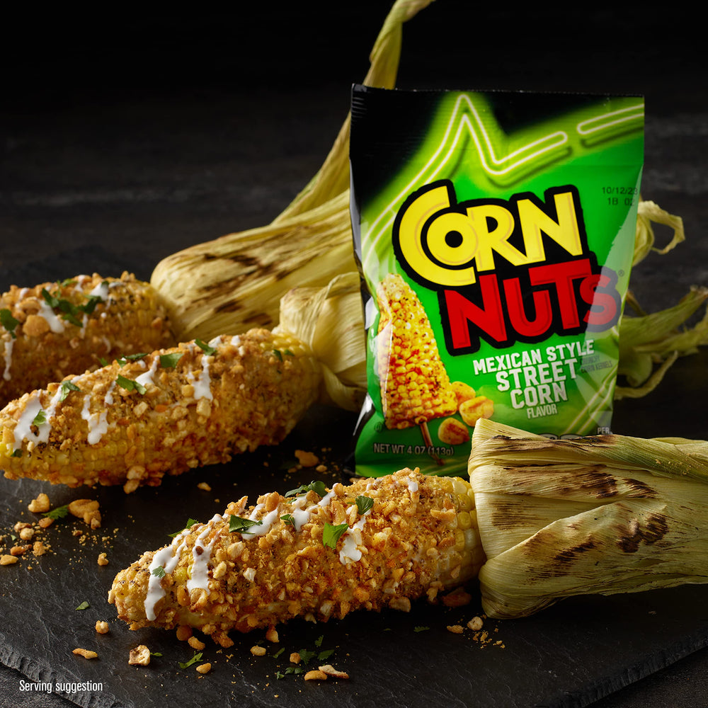 Corn Nuts en tabla de botanas durante una fiesta, añade variedad y crunch