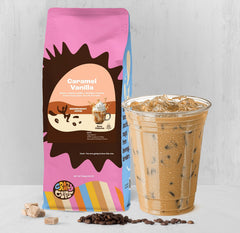 Crazy Cups cafetera y jarra con cold brew resaltando sabor suave y refrescante