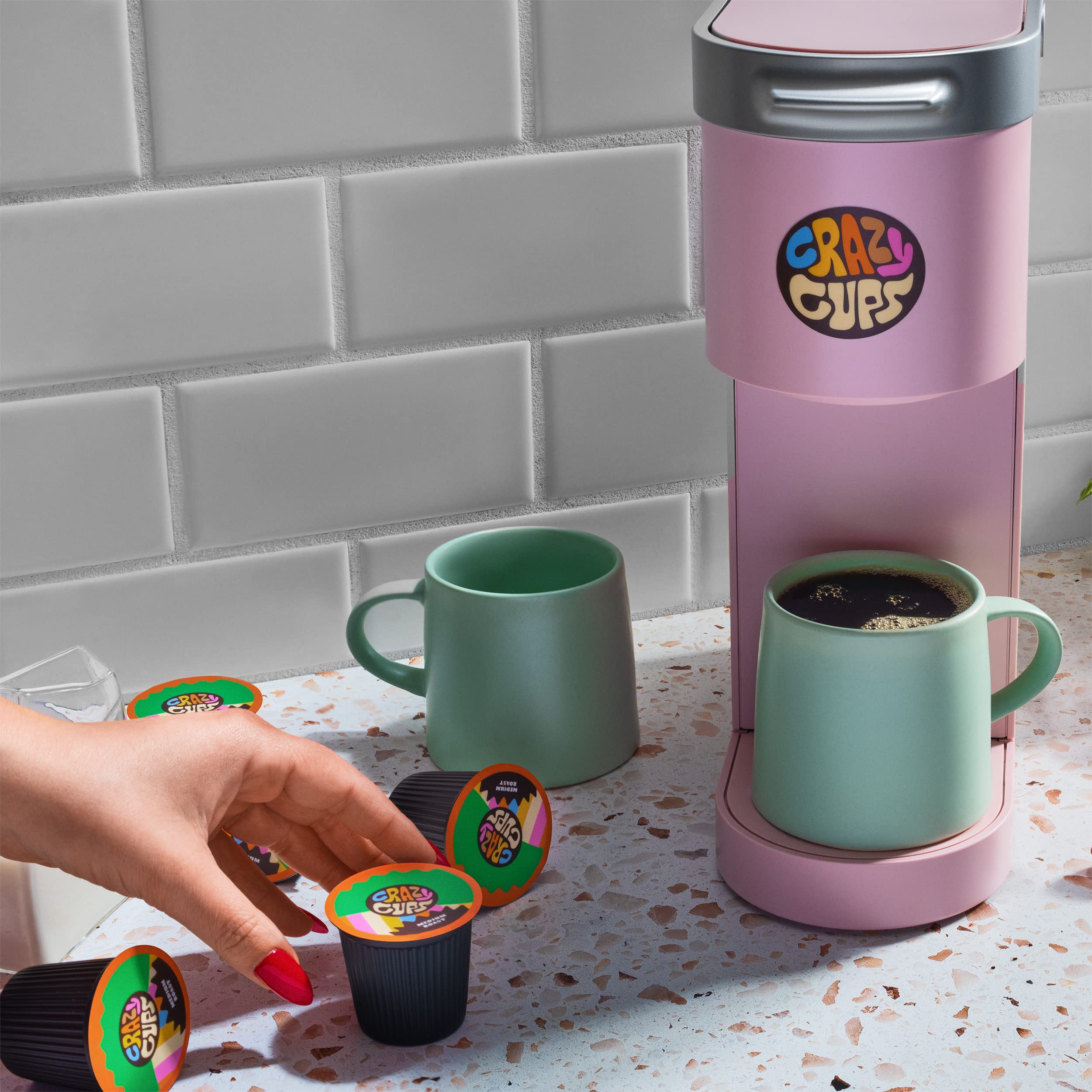 Crazy Cups cápsula en máquina Keurig lista para preparar bebida