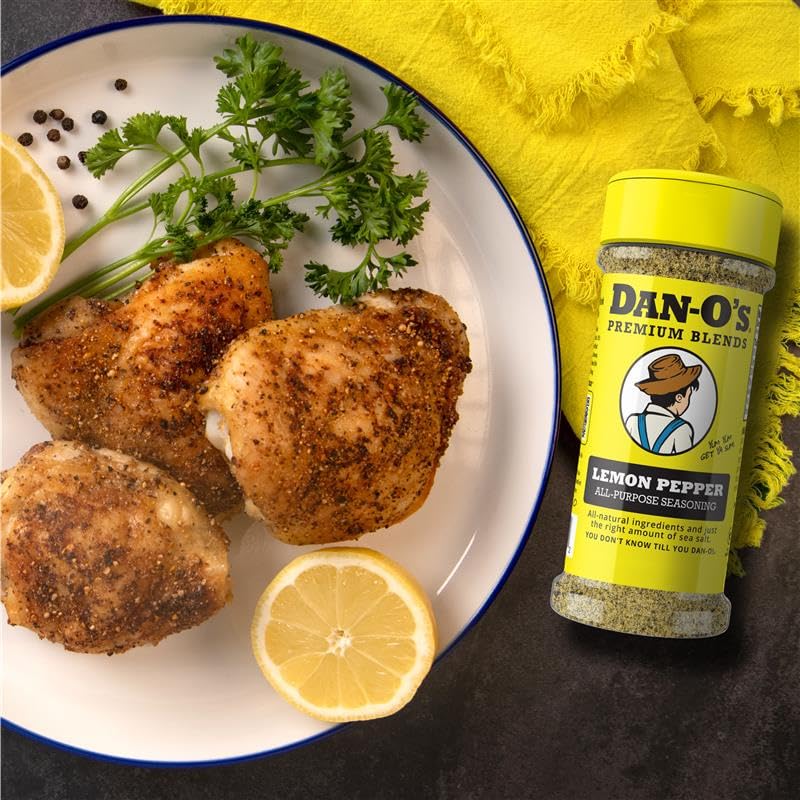 Dan-O's sazonando pollo en sartén, mejora rápido el sabor