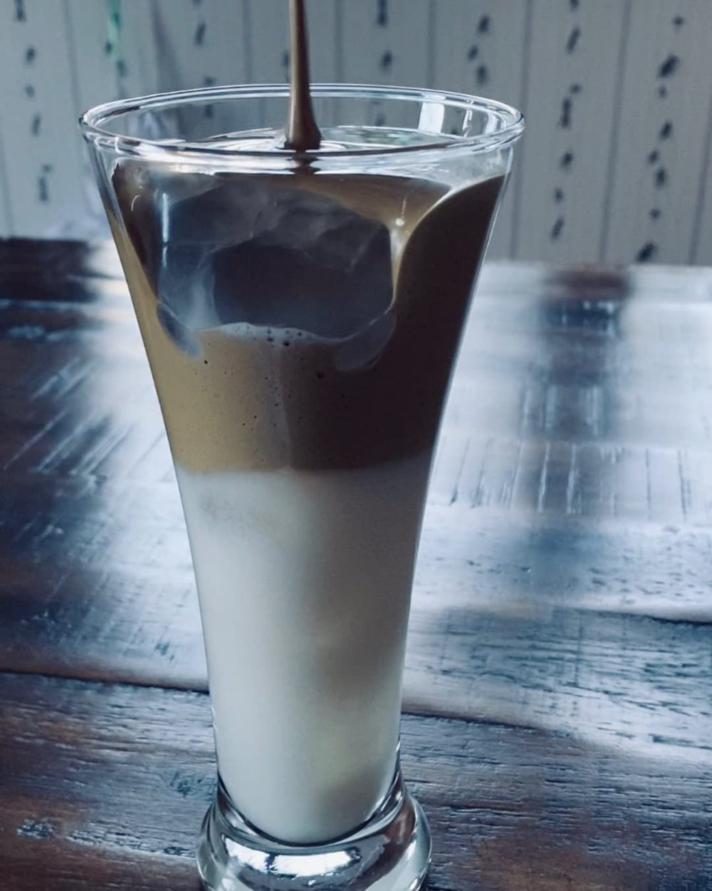 Dandy Blend mezclado en latte con espuma, ideal para recetas caseras
