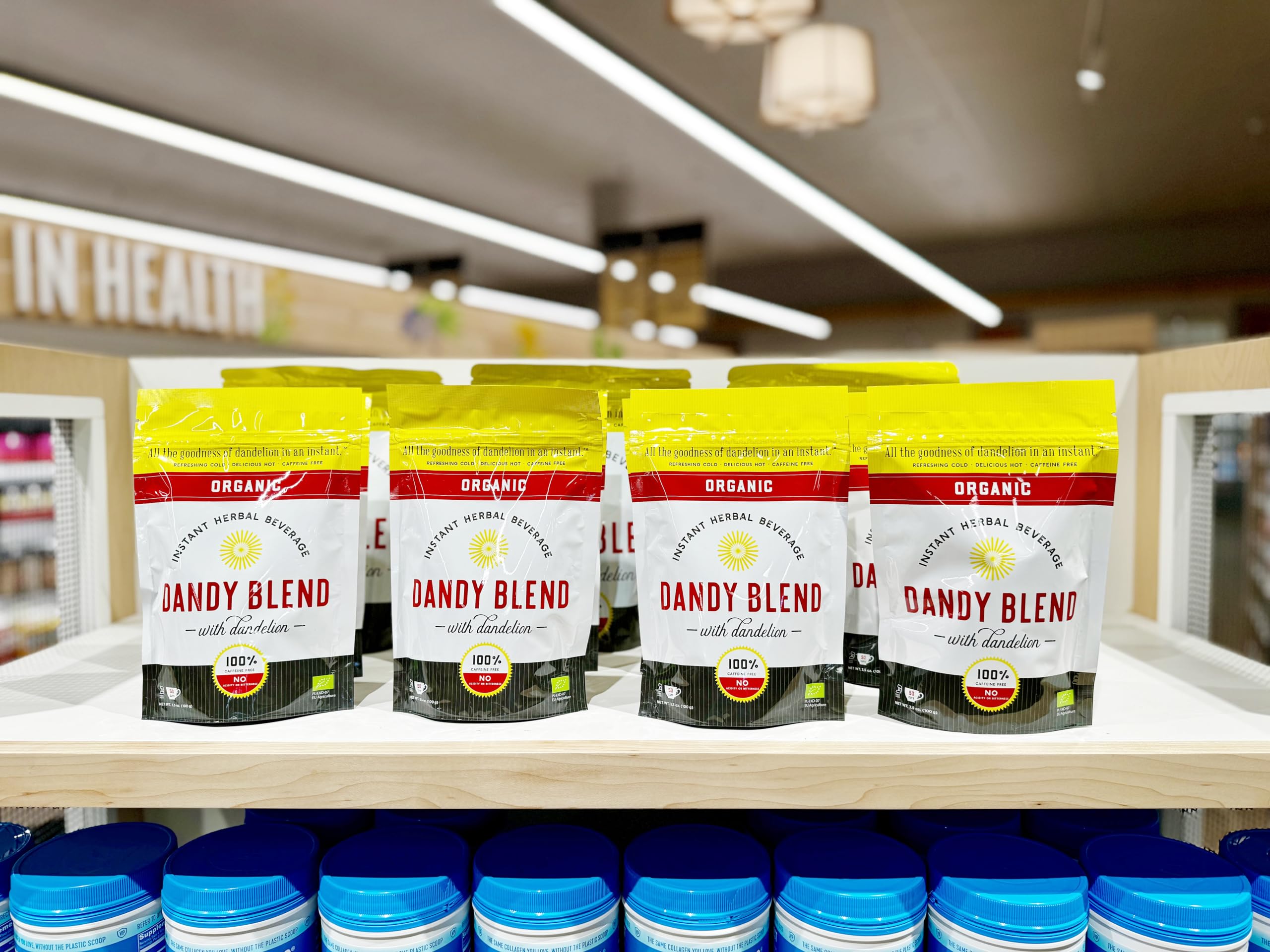 Dandy Blend en una oficina junto a una libreta, opción práctica para pausas sin cafeína