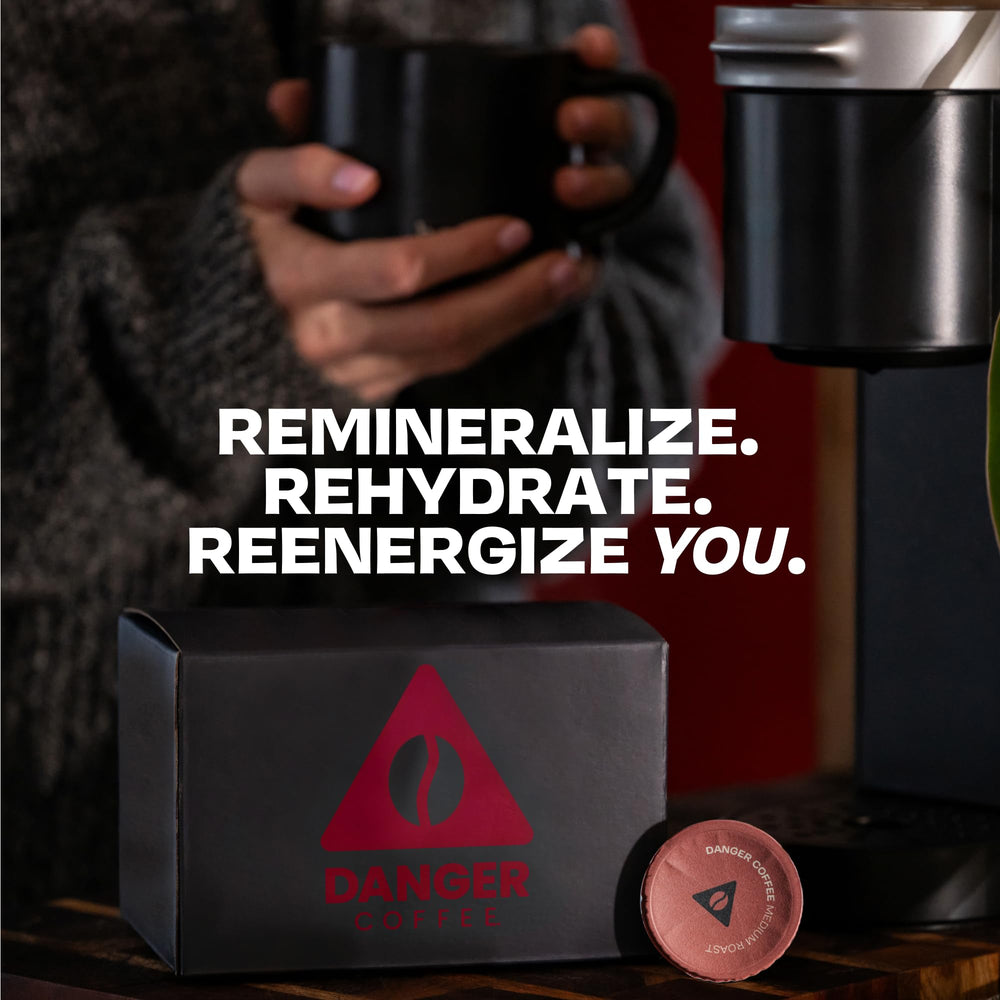 Danger Coffee taza servida con crema y aroma equilibrado