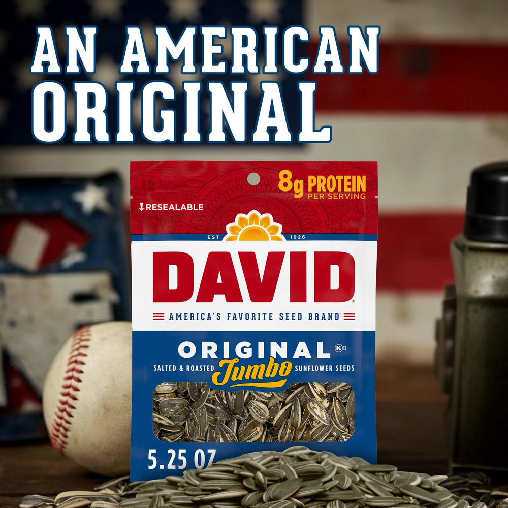 DAVID bolsa junto a objetos cotidianos indica tamaño y escala