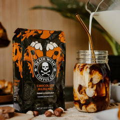 Death Wish Coffee primer plano del molido mostrando textura y frescura